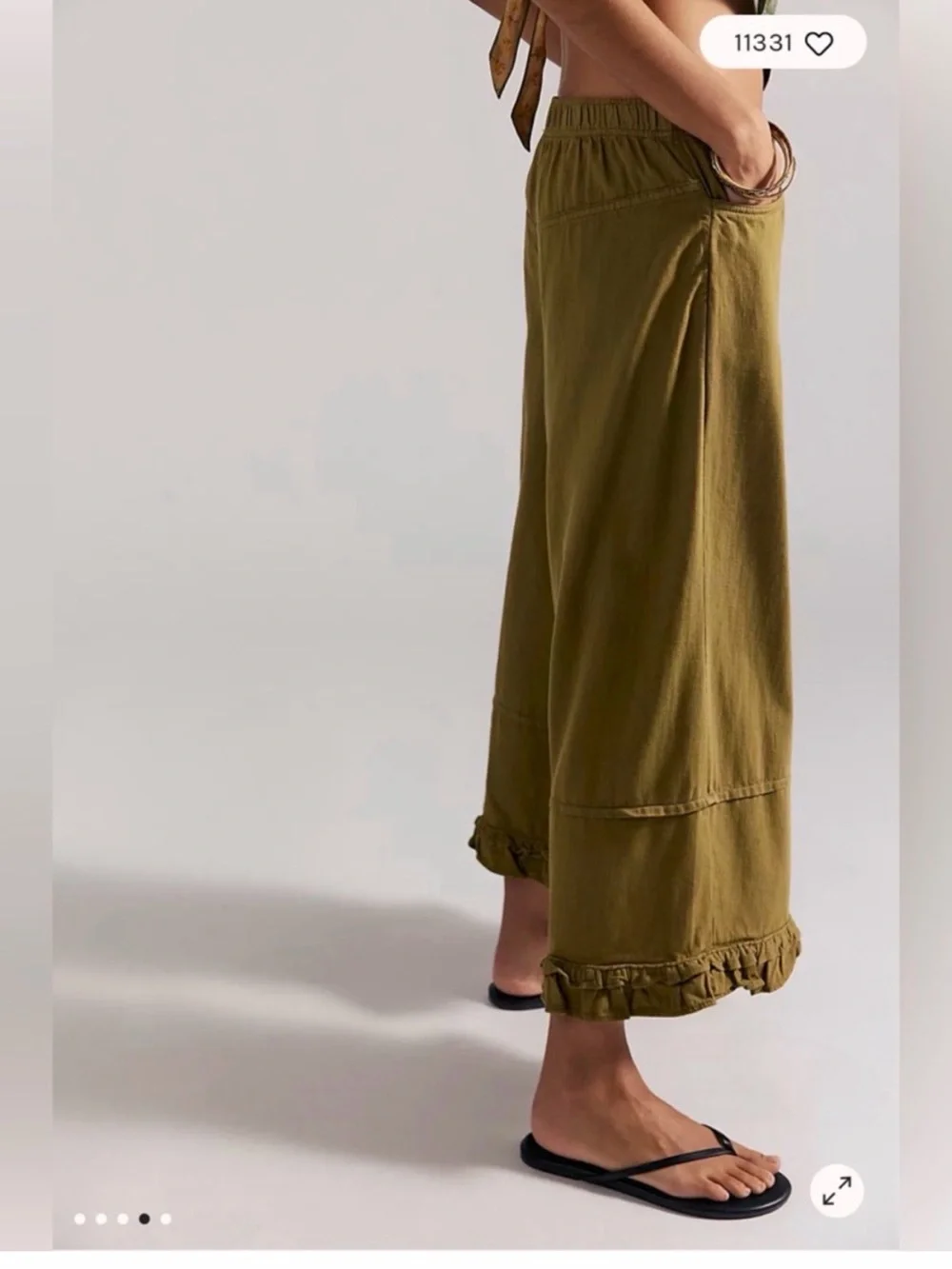 Free People We The Free Love Me Not Bloomer Jeans. NWT. Field of daisies